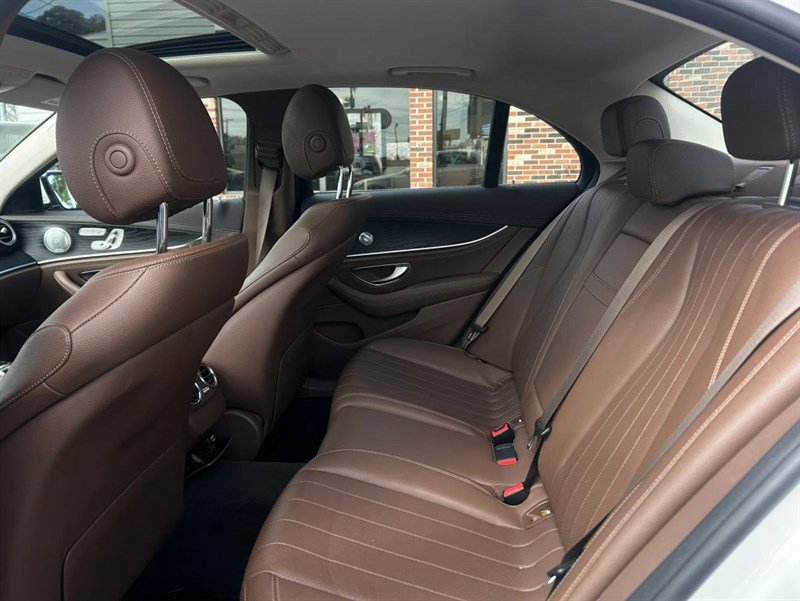 Used 2018 Mercedes-Benz E 300 4MATIC image 18