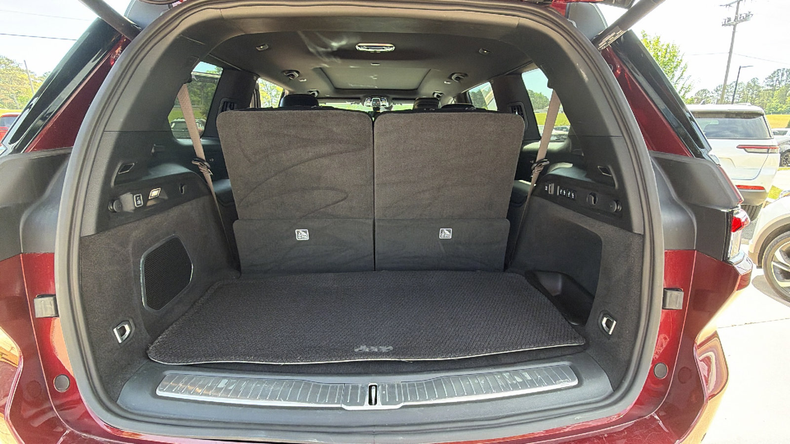 Used 2025 Jeep Grand Cherokee L Summit w/ Advanced Protech Group IV image 13