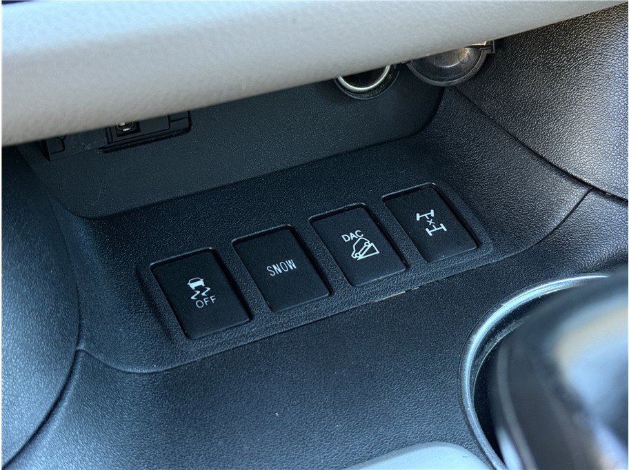 Used 2016 Toyota Highlander Plus AWD/4WD image 16