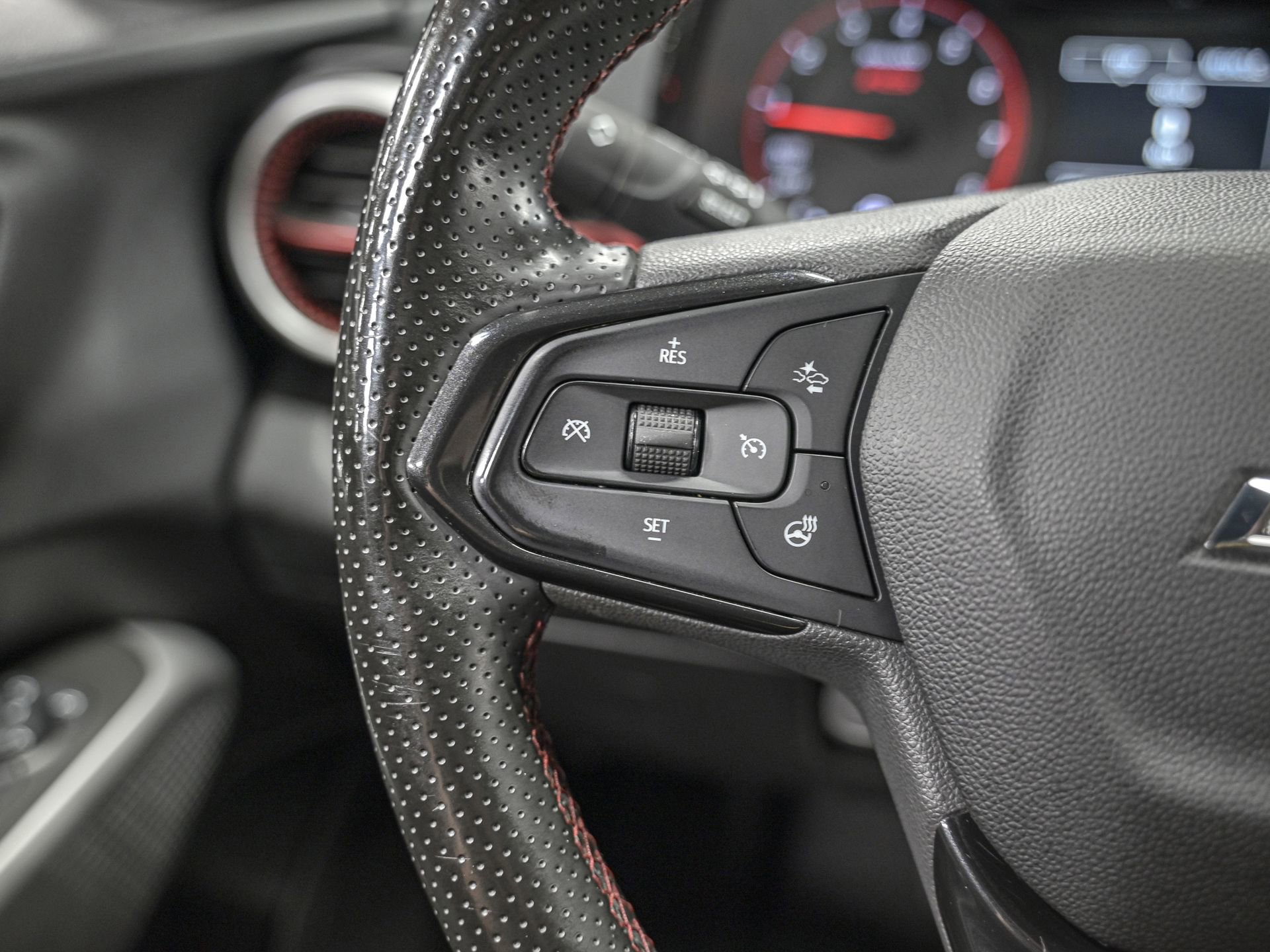 Used 2024 Chevrolet Trax RS w/ Driver Confidence Package image 20