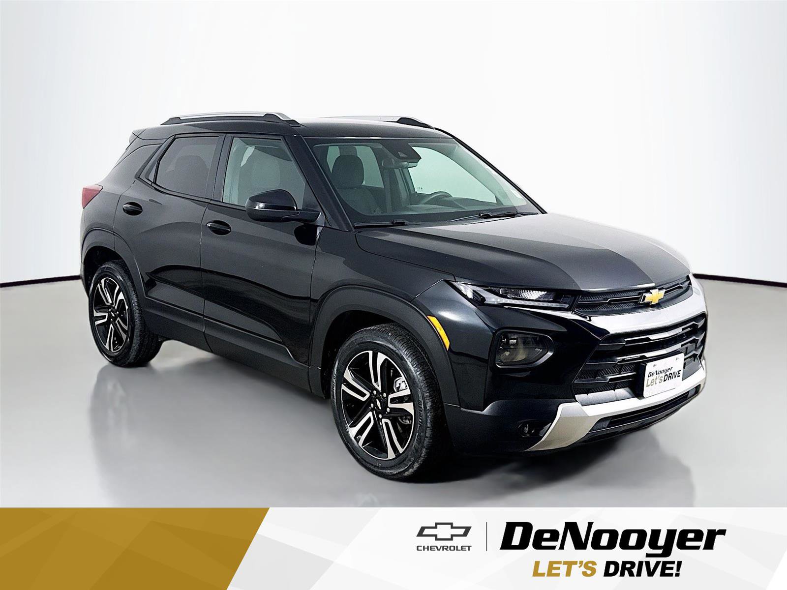 Used 2023 Chevrolet TrailBlazer LT image 1