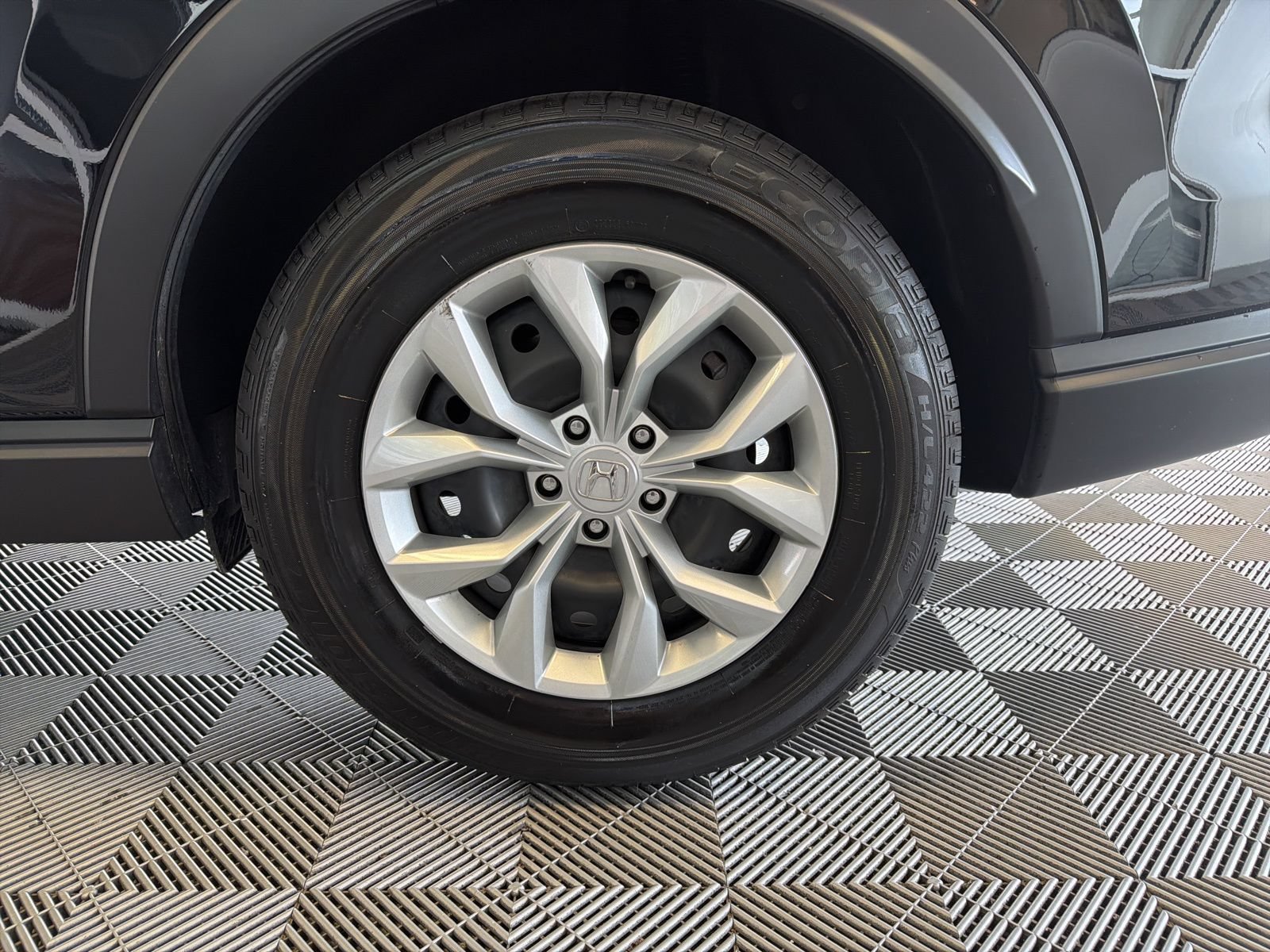 Used 2025 Honda CR-V LX image 8