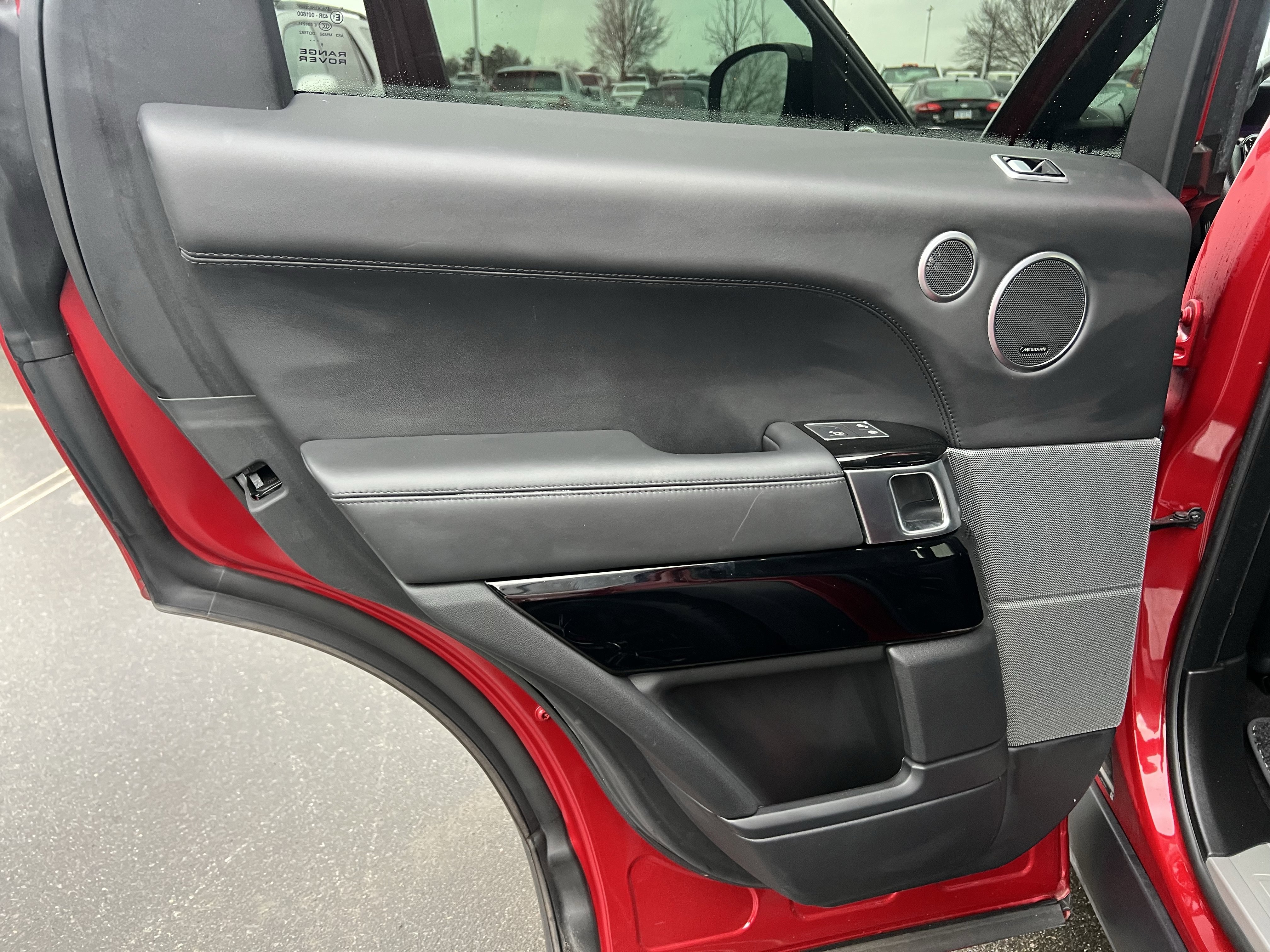 Used 2020 Land Rover Range Rover Sport SVR image 30