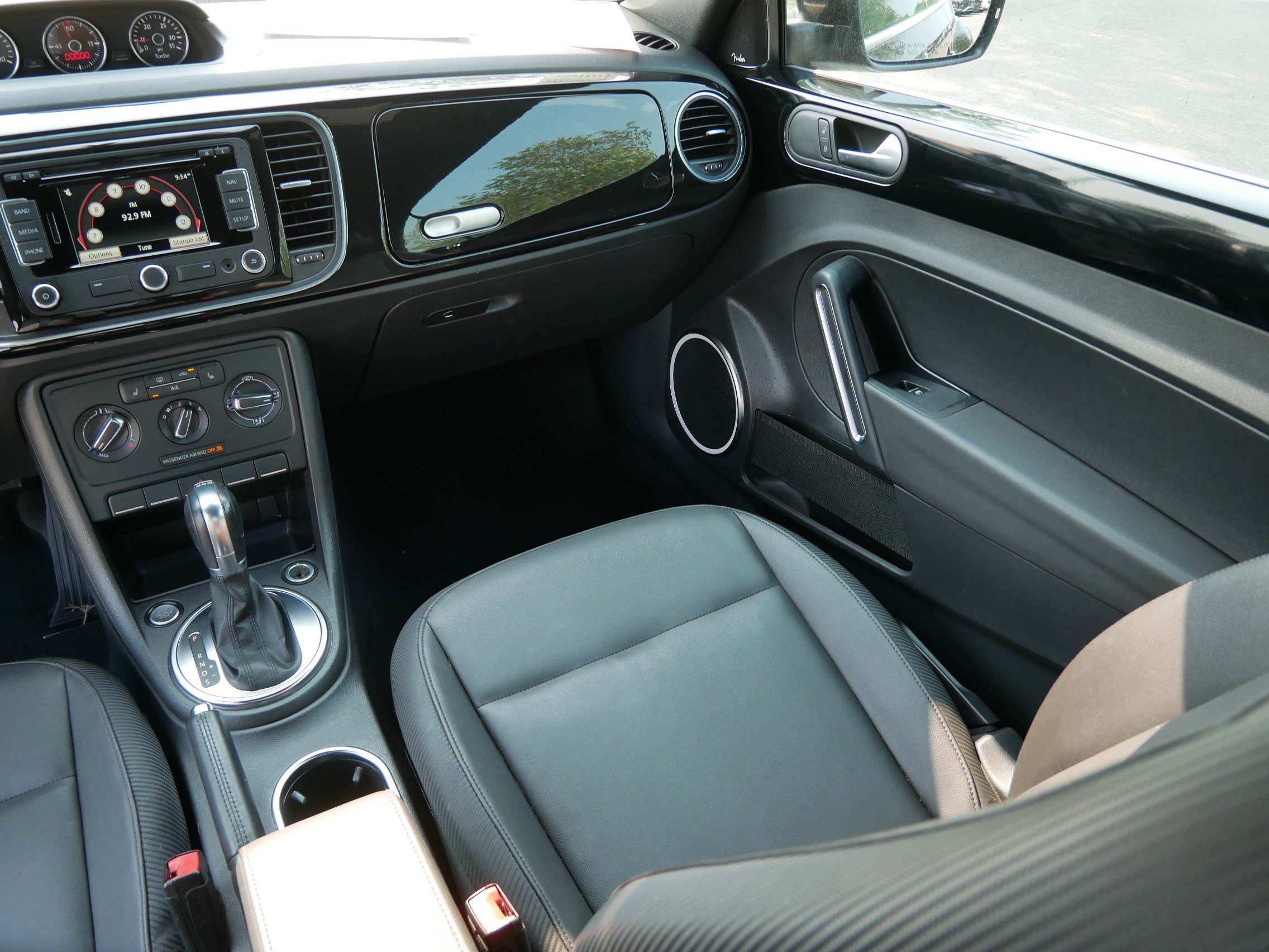 Used 2013 Volkswagen Beetle TDI FWD image 9