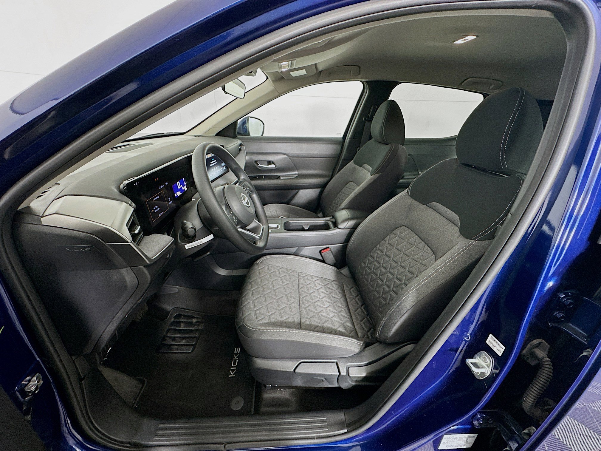 Used 2025 Nissan Kicks SV image 13