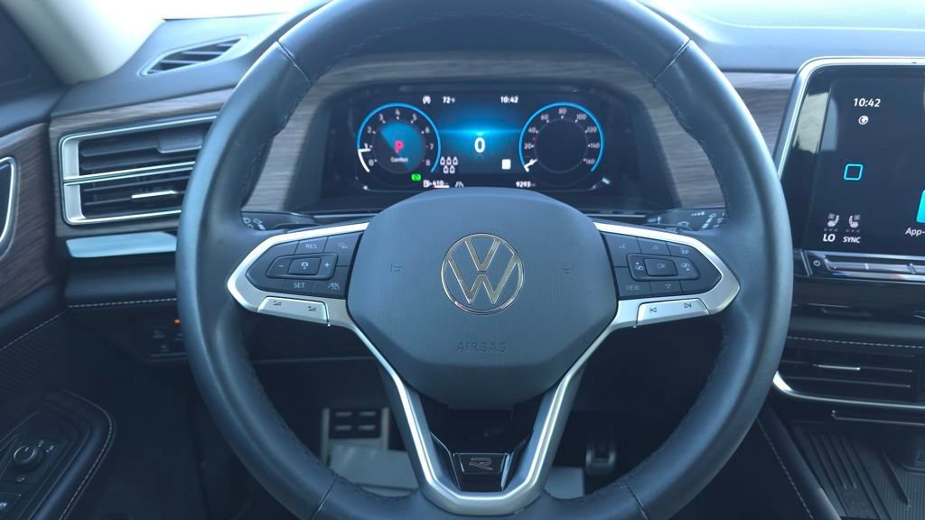 Used 2025 Volkswagen Atlas SEL Premium R-Line AWD/4WD image 30