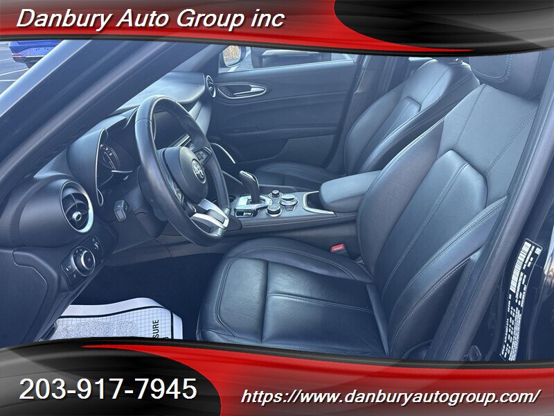 Used 2022 Alfa Romeo Giulia Ti AWD/4WD image 9