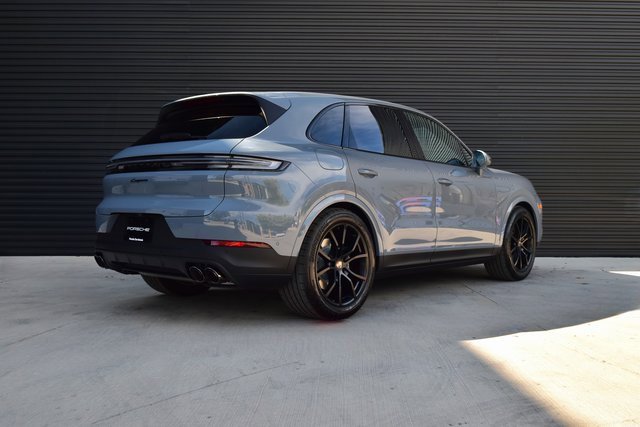 Certified 2025 Porsche Cayenne image 7
