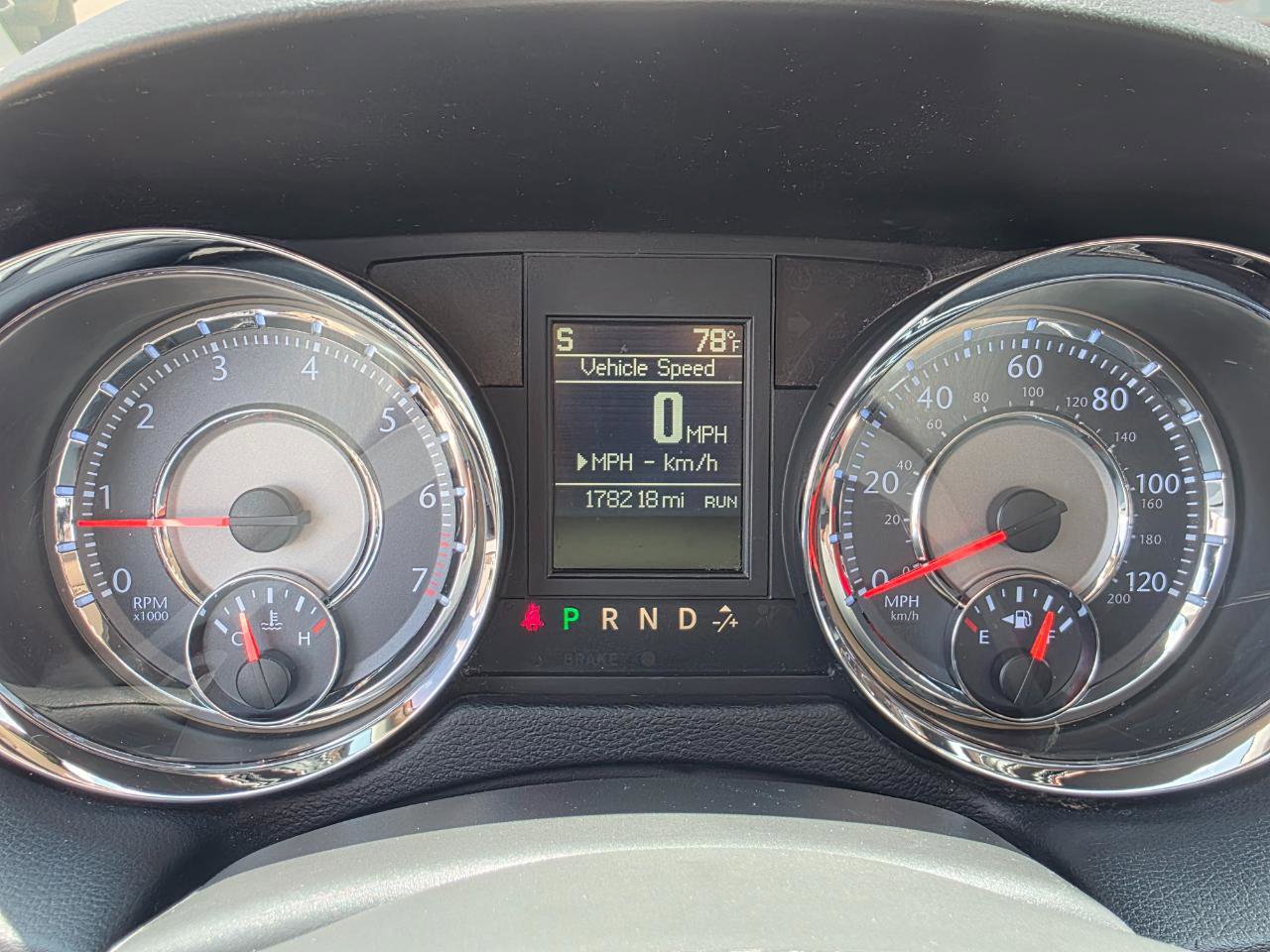Used 2015 Chrysler Town & Country Touring w/ Driver Convenience Group FWD image 6
