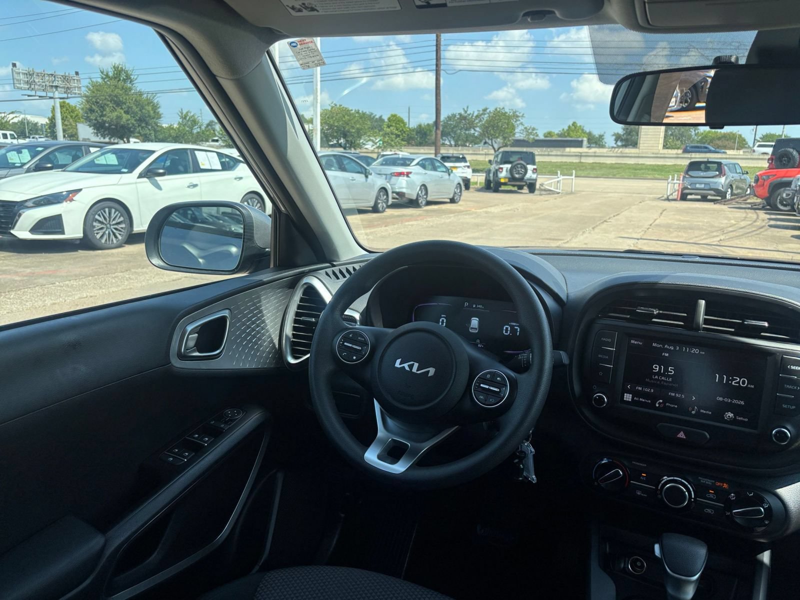 Used 2025 Kia Soul LX w/ LX Technology Package FWD image 26