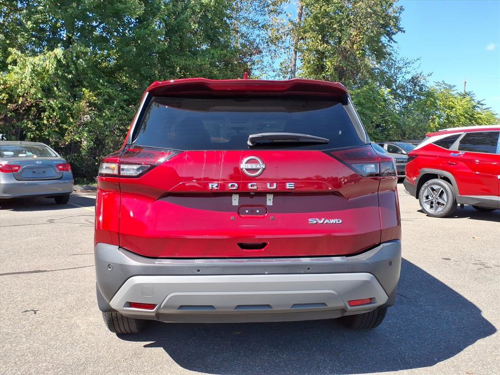 Used 2022 Nissan Rogue SV image 4