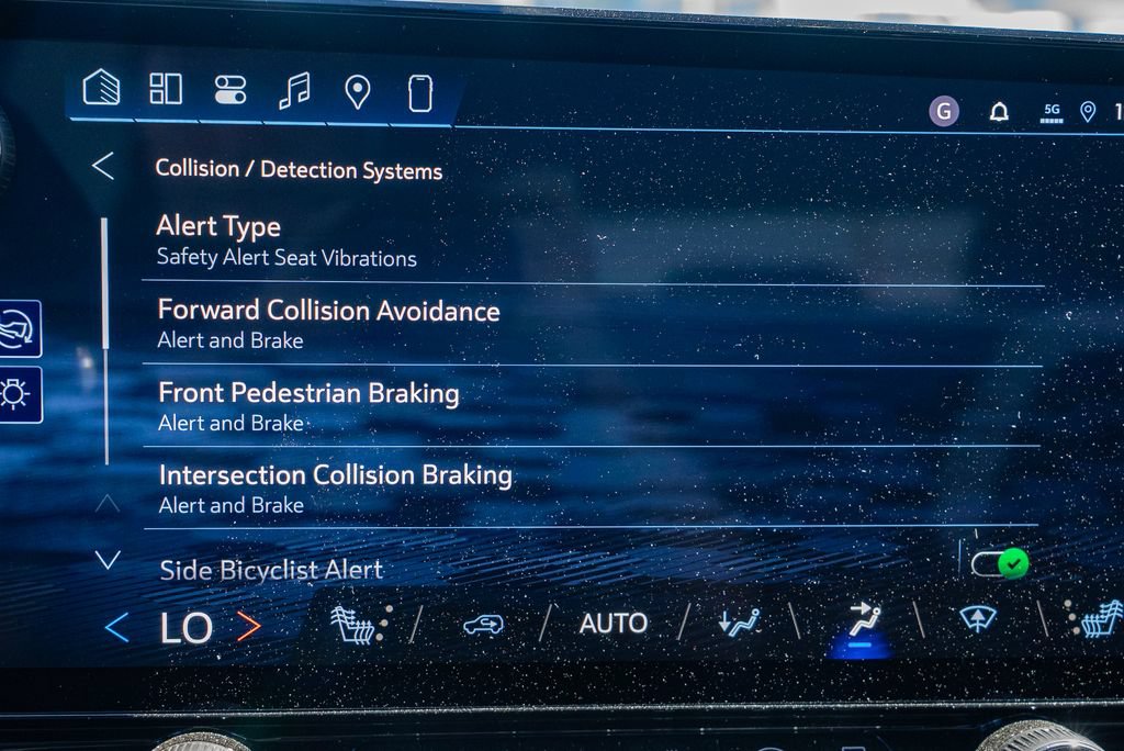 New 2026 Chevrolet Blazer EV LT w/ Super Cruise Package AWD/4WD image 19