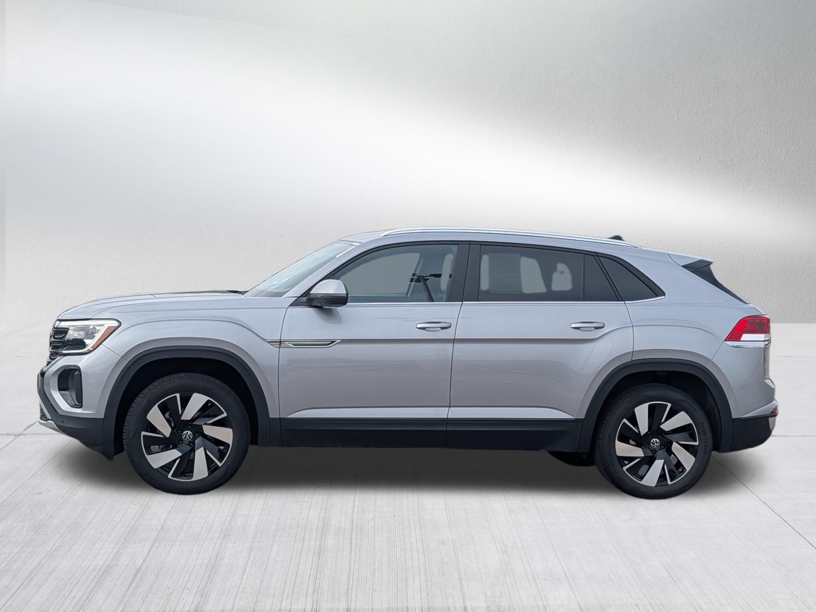 Certified 2024 Volkswagen Atlas Cross Sport SE AWD/4WD image 4