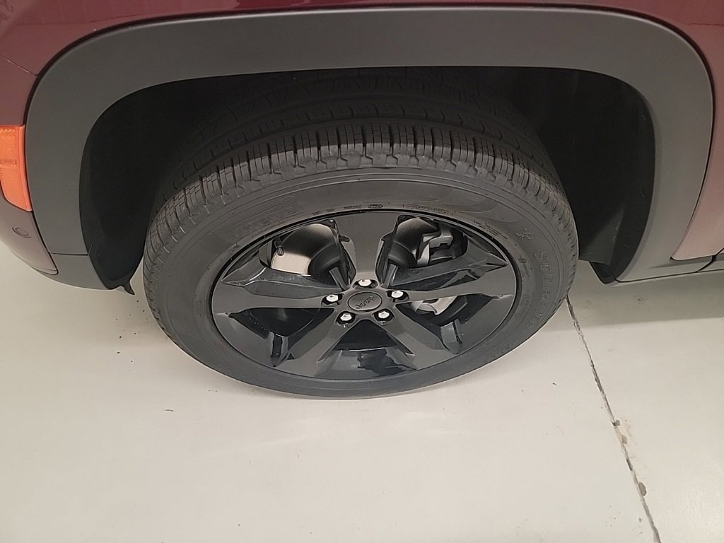 New 2025 Jeep Grand Cherokee L Limited w/ Luxury Tech Group II image 2