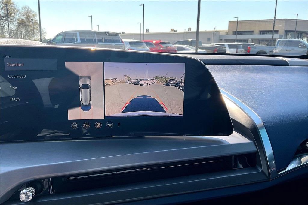 Certified 2026 Cadillac Vistiq Premium Luxury image 14