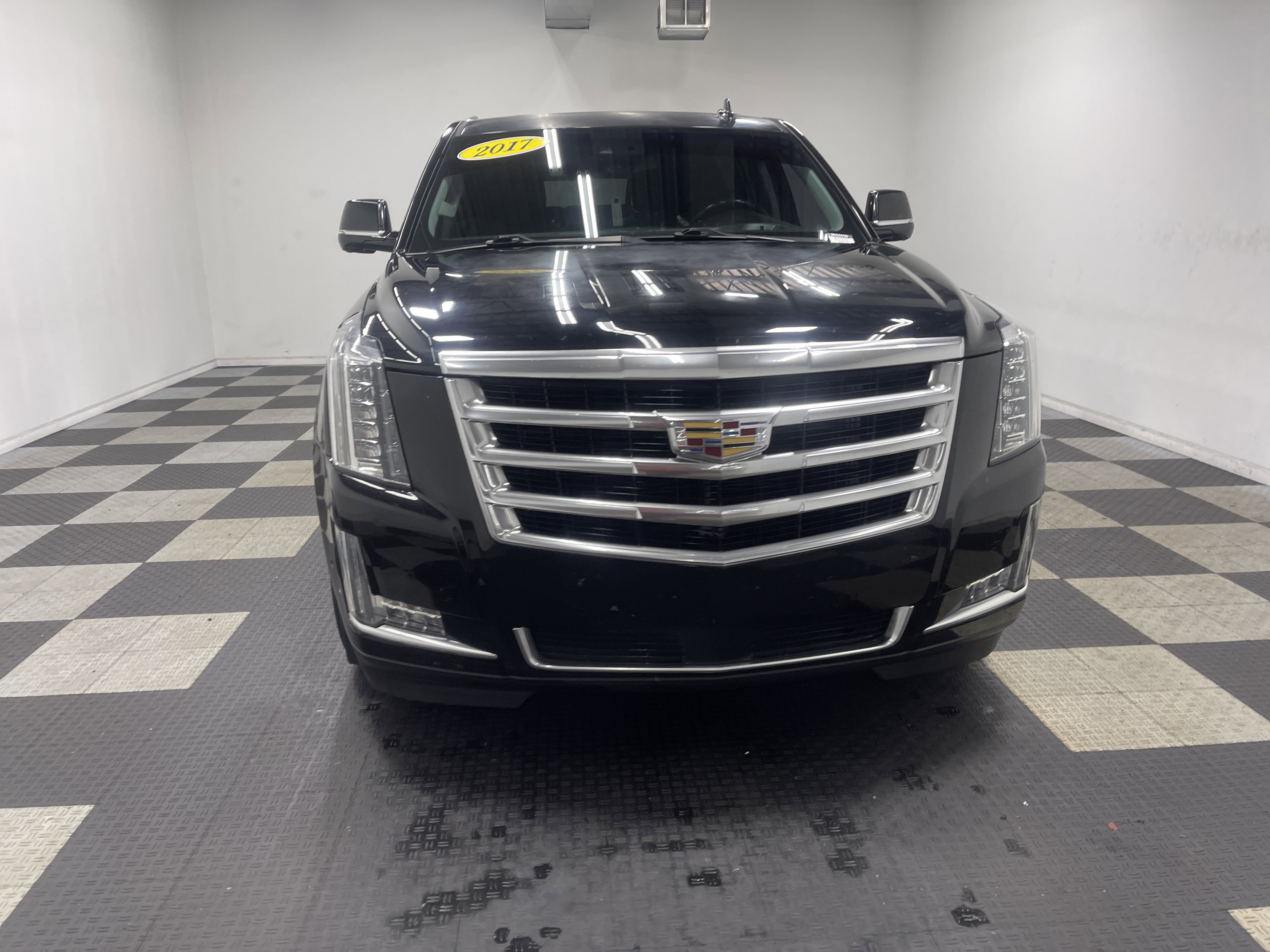 Used 2017 Cadillac Escalade ESV Premium Luxury image 7