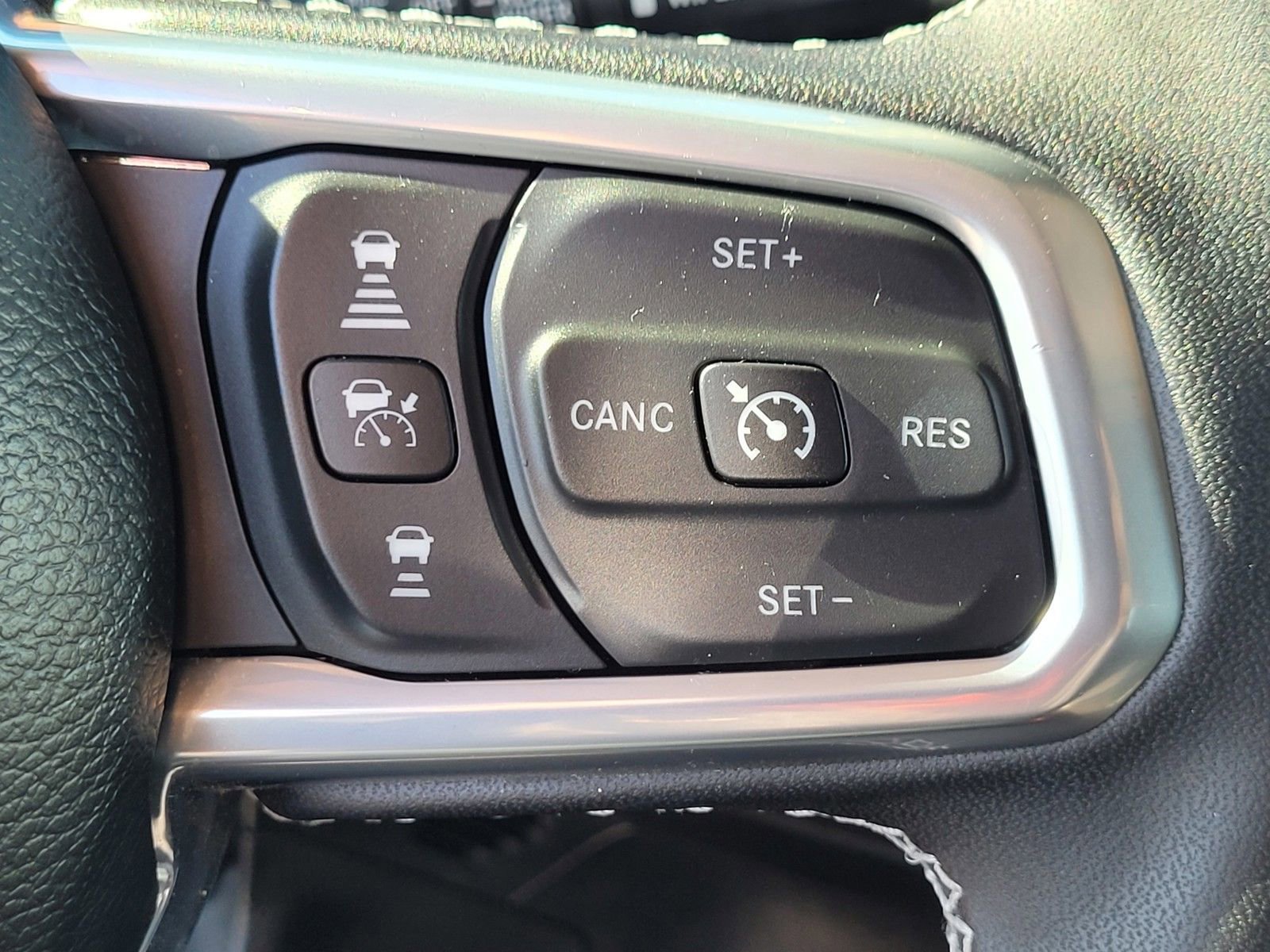 Used 2025 Jeep Wrangler Sahara 4xe image 23