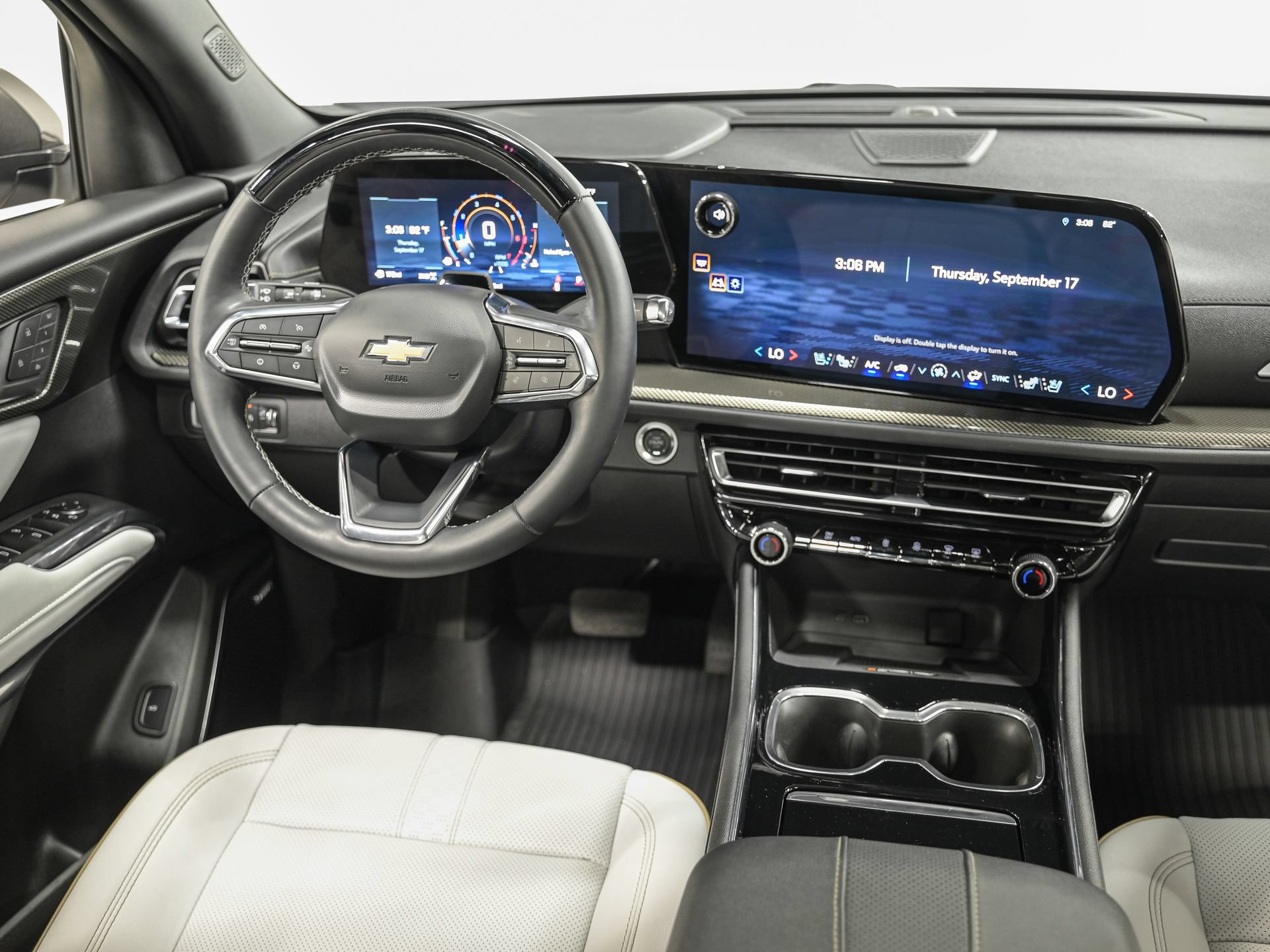 Used 2025 Chevrolet Traverse High Country AWD/4WD image 30