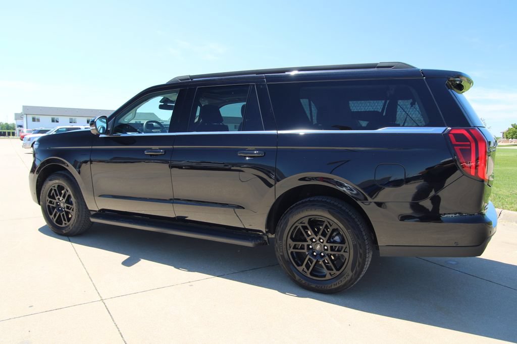 Used 2025 Ford Expedition Max Active AWD/4WD image 17