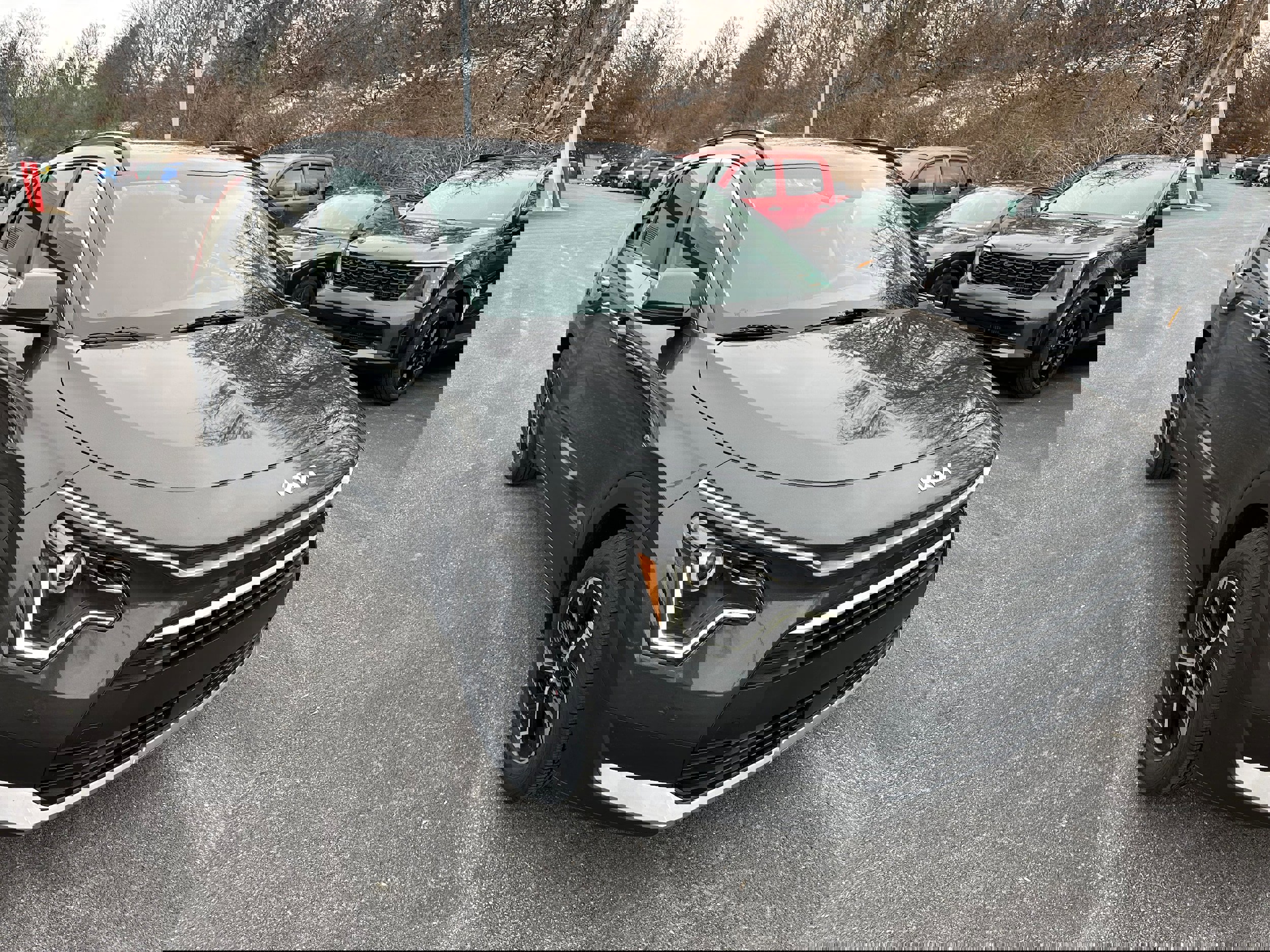 Used 2025 Kia Niro EX image 3