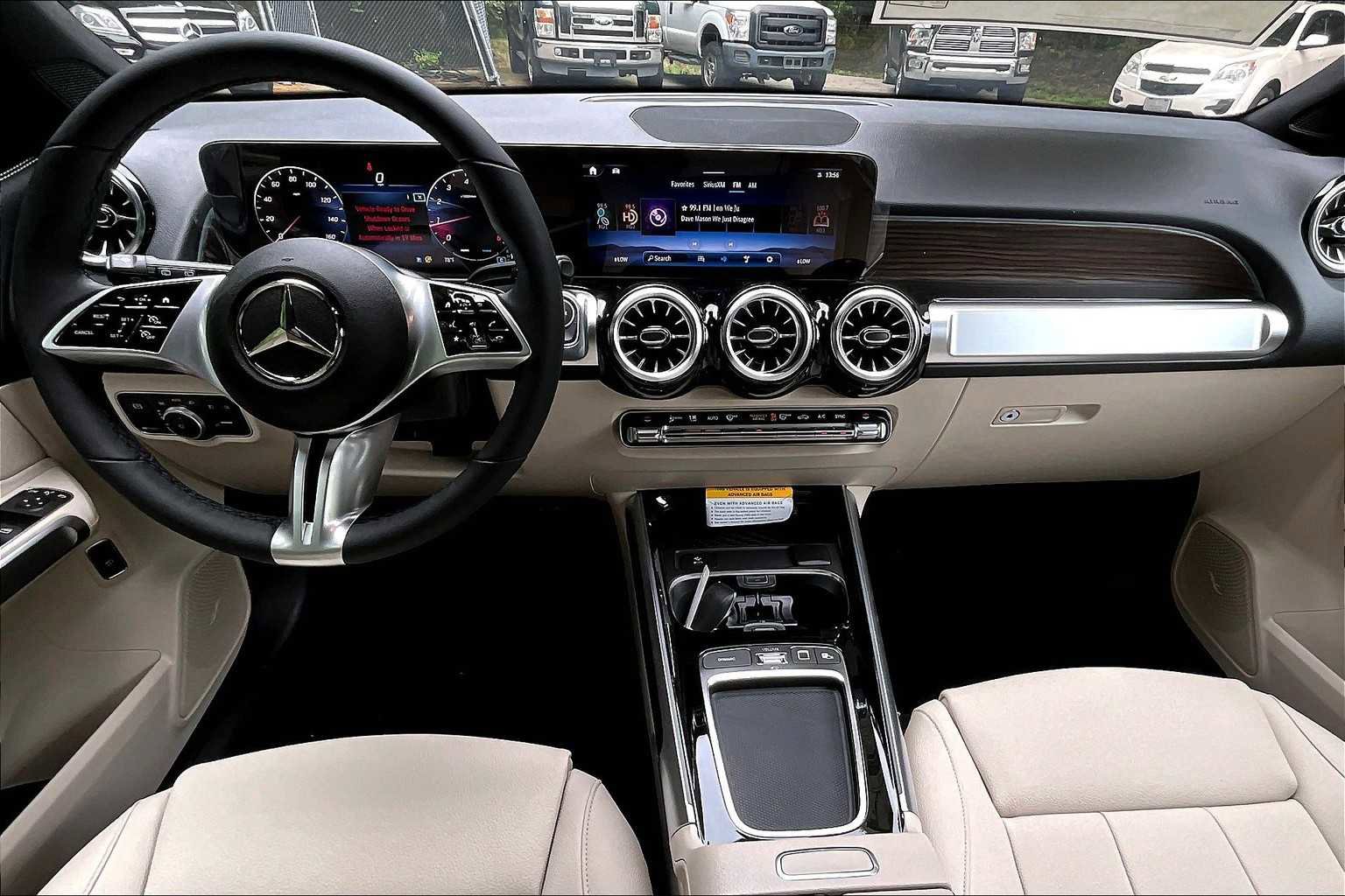 New 2026 Mercedes-Benz GLB 250 4MATIC image 8
