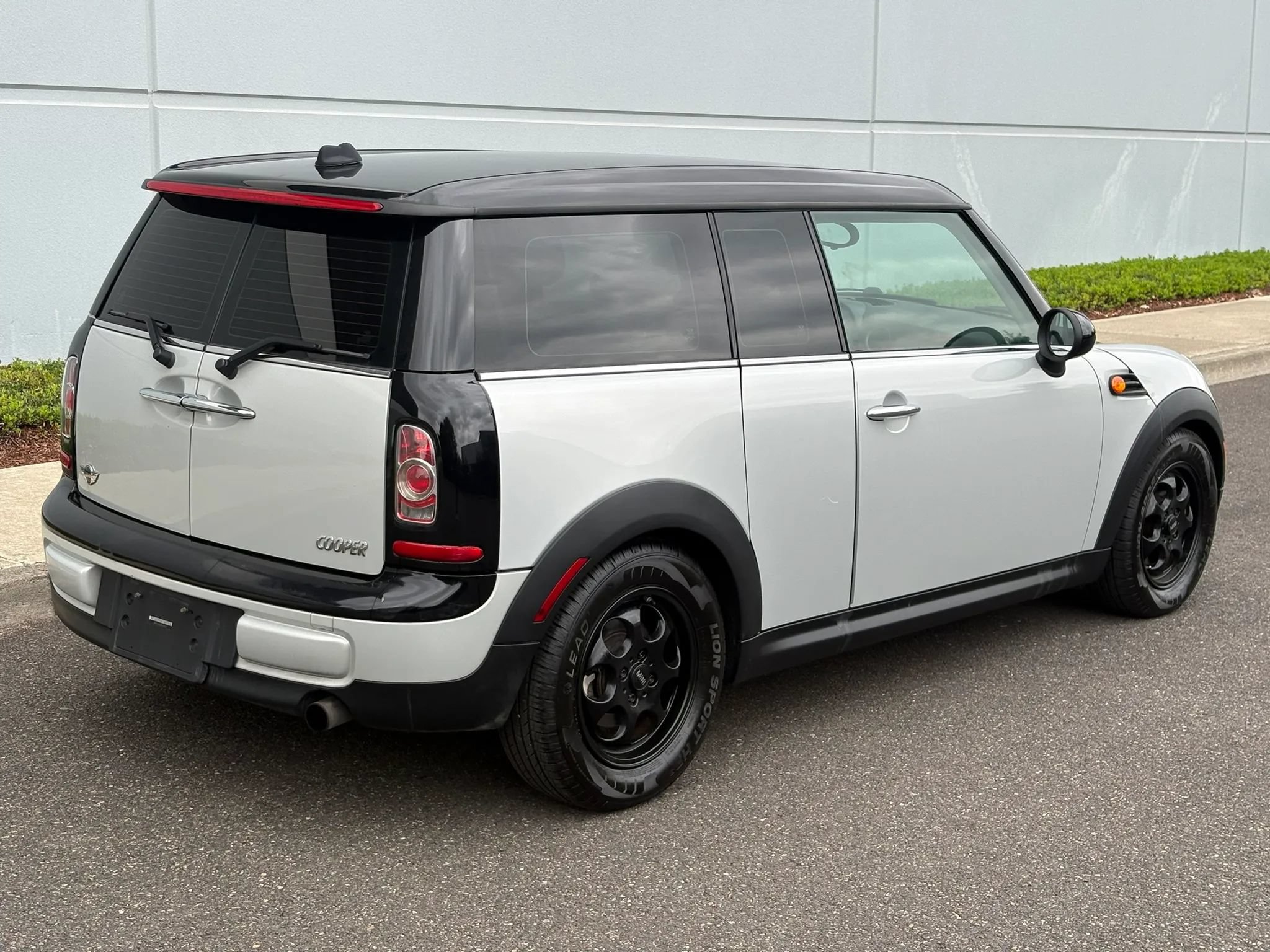 Used 2014 MINI Cooper Clubman FWD image 6