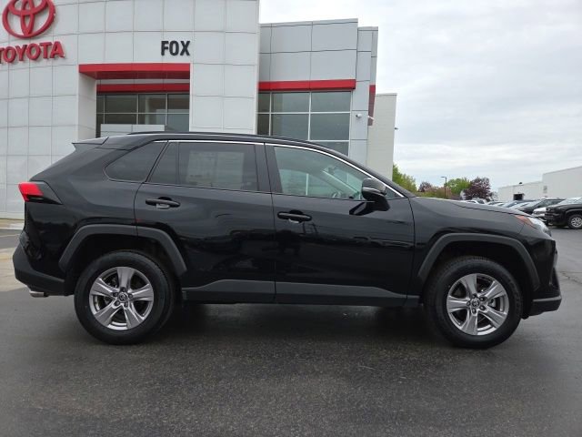 Used 2025 Toyota RAV4 XLE AWD/4WD image 8