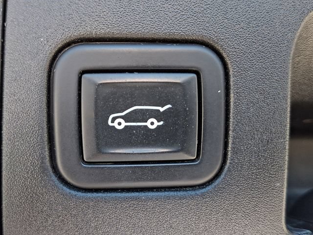 Used 2021 Cadillac XT4 Luxury w/ Trailering Package AWD/4WD image 32