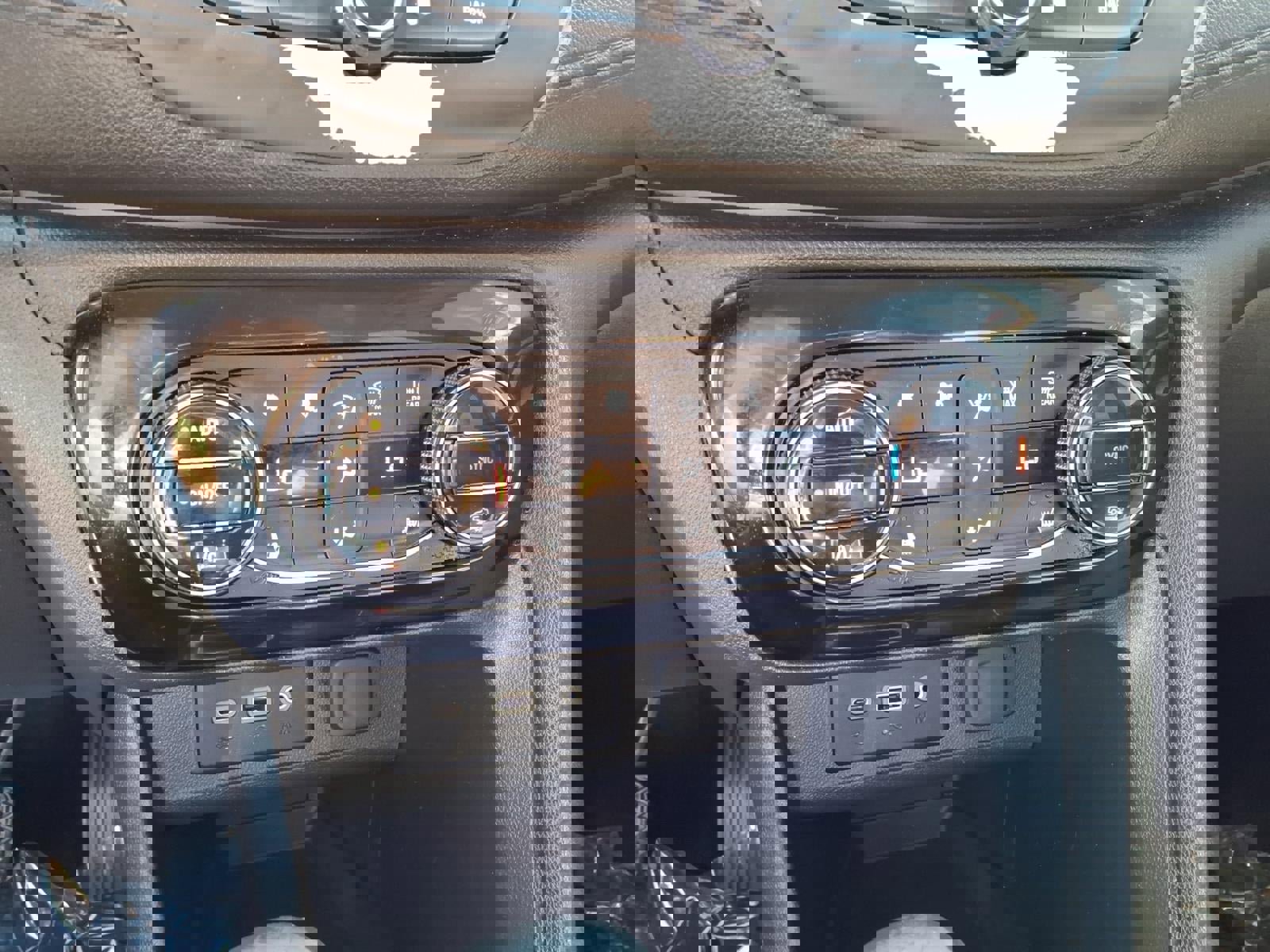 Used 2021 Buick Encore GX Select image 13