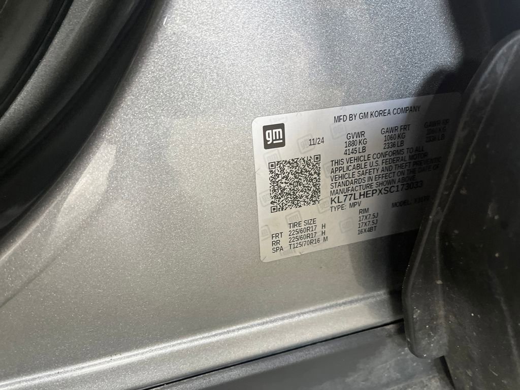 Used 2025 Chevrolet Trax LT FWD image 45