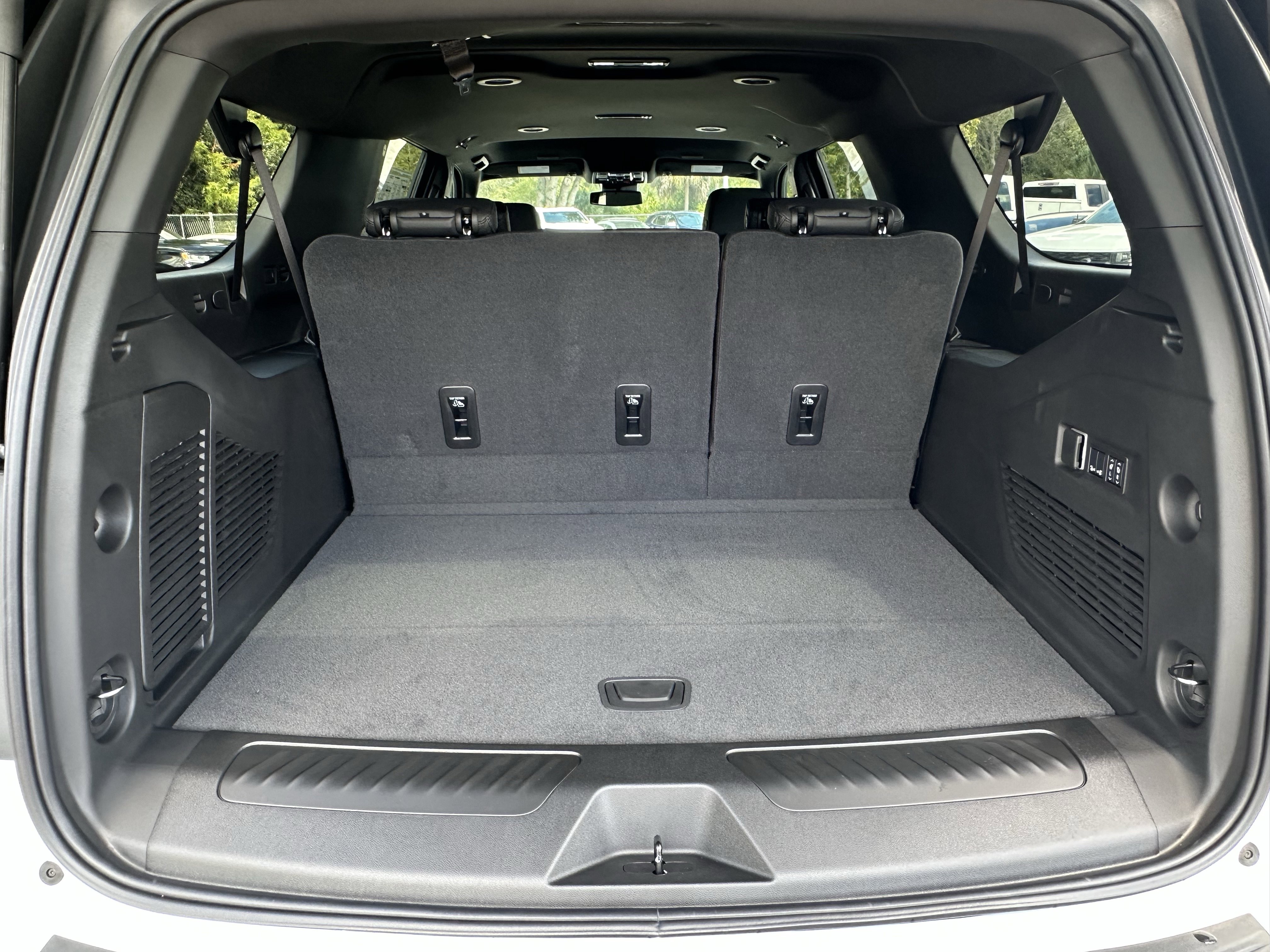 New 2026 Chevrolet Suburban LT w/ Comfort Package image 39