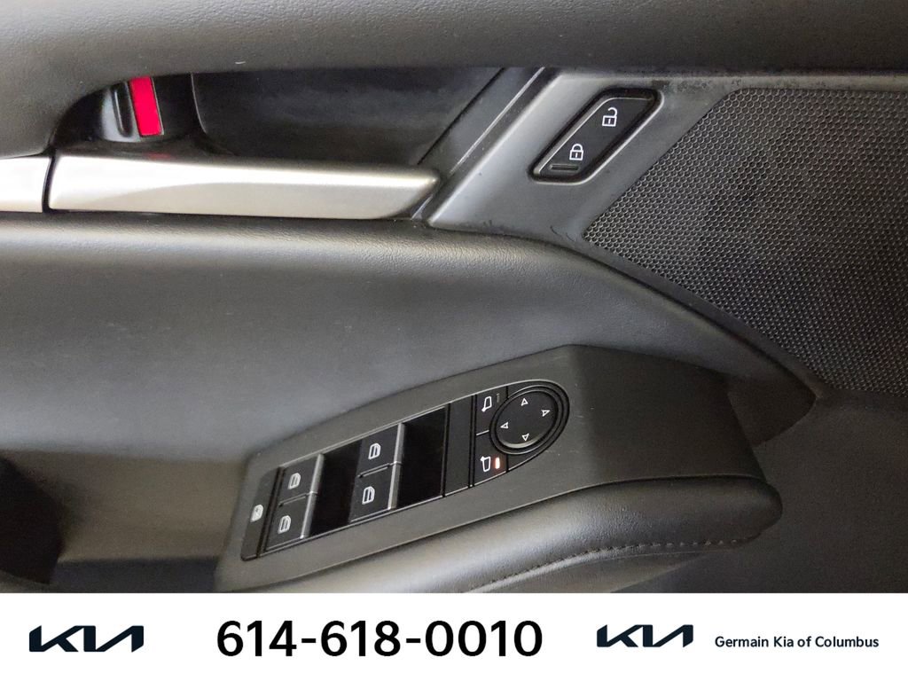 Used 2021 MAZDA MAZDA3 s image 26