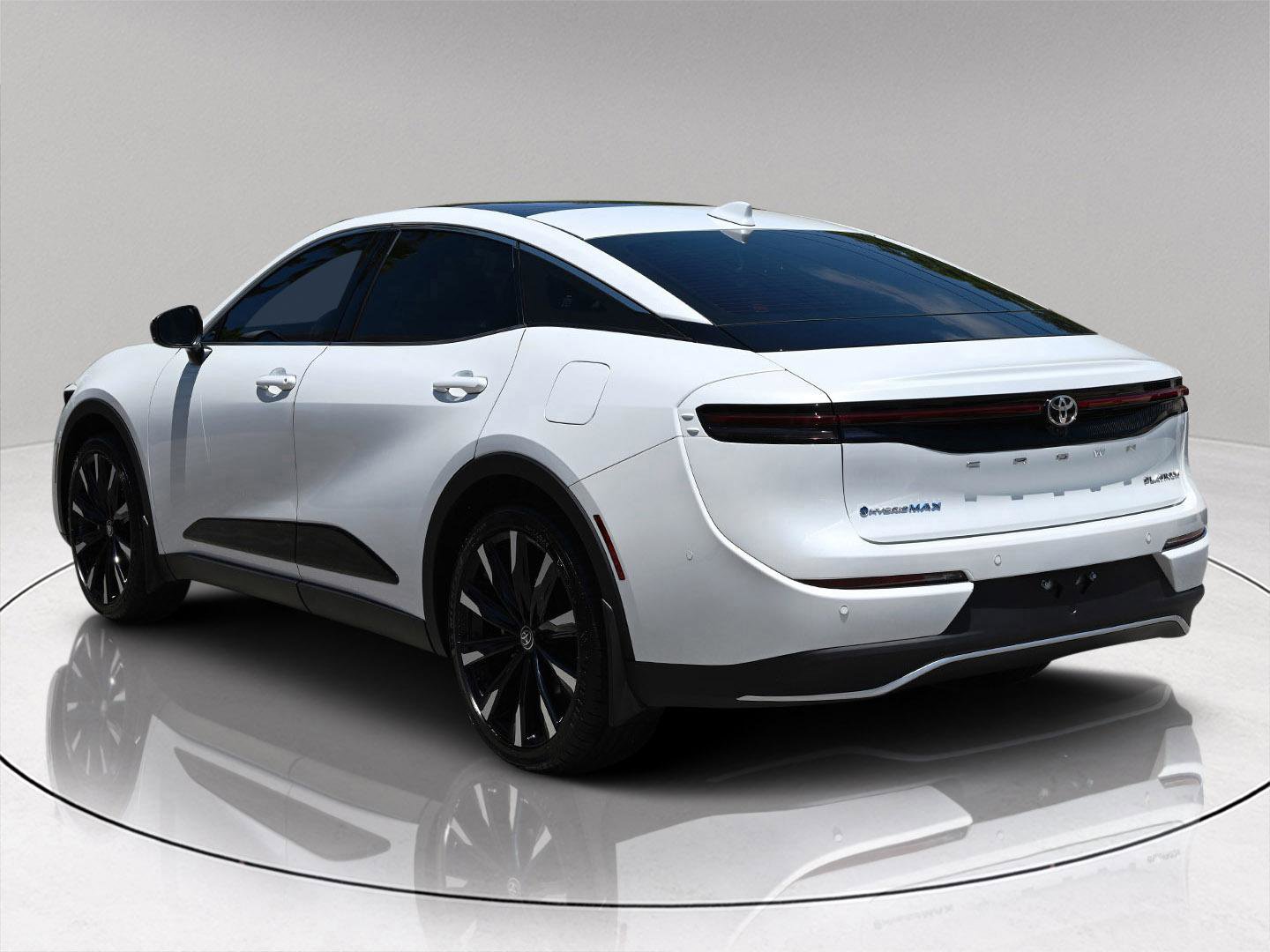 Used 2025 Toyota Crown Platinum image 3