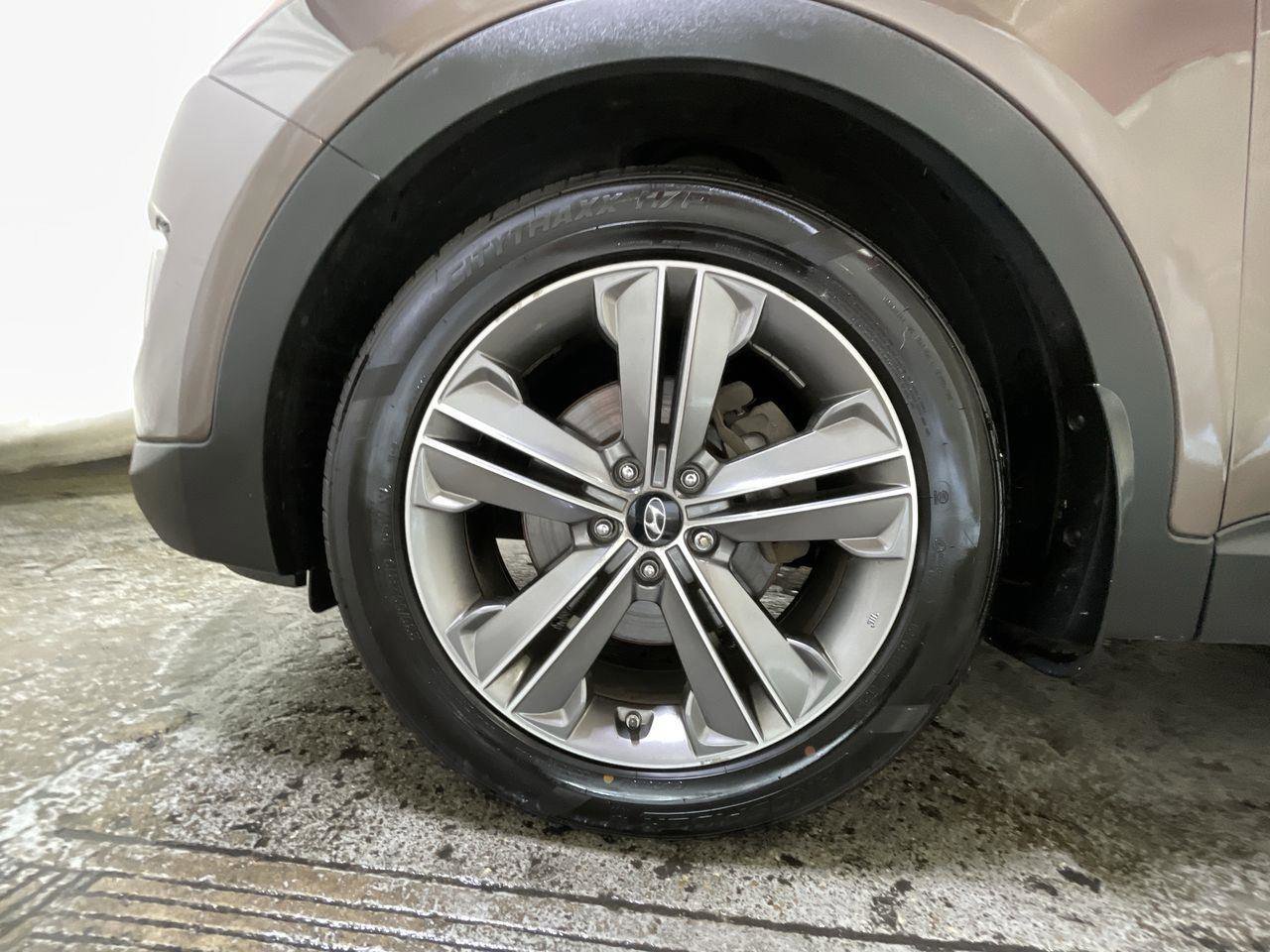 Used 2015 Hyundai Santa Fe GLS w/ Option Group 02 AWD/4WD image 10