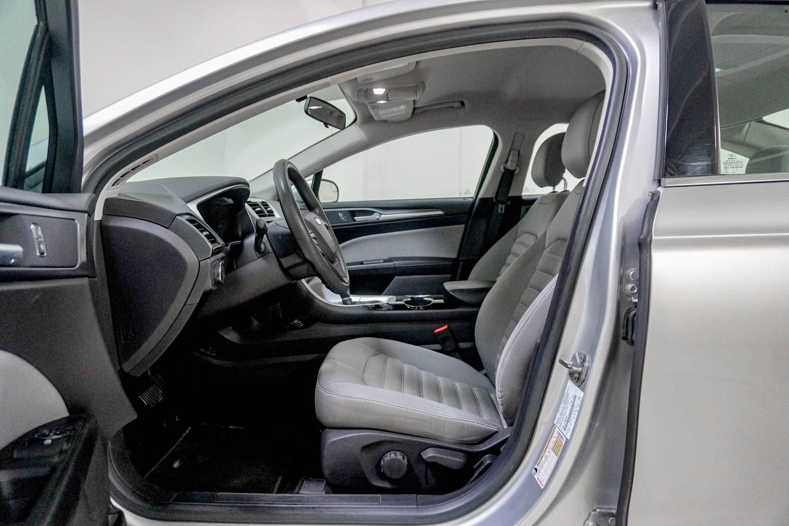 Used 2014 Ford Fusion S FWD image 18