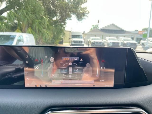 New 2025 Nissan Armada SL w/ Captain's Chari Seat Package image 28