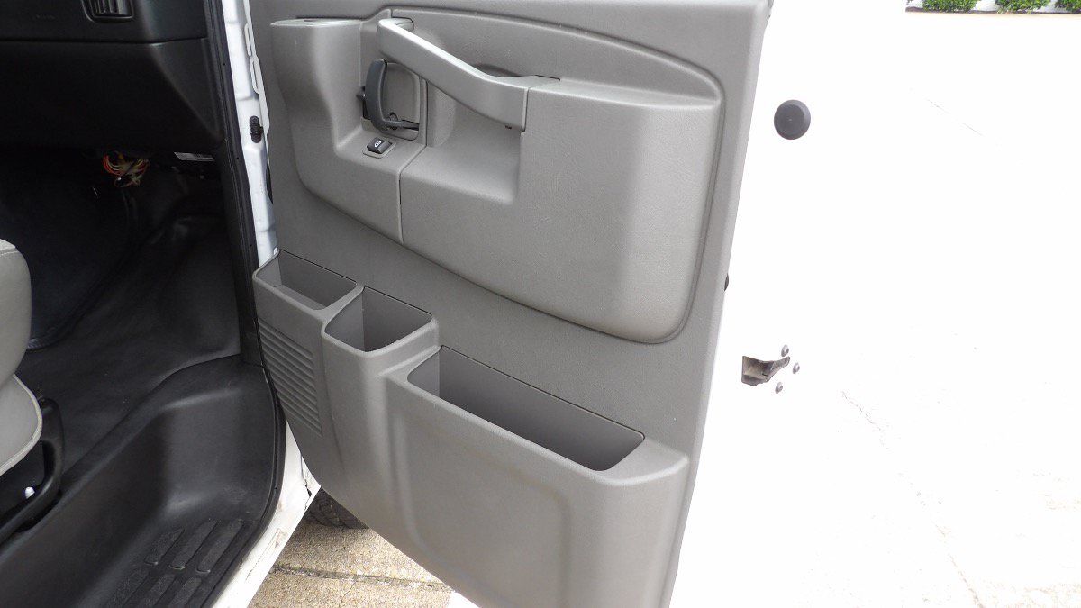 Used 2018 GMC Savana 3500 w/ Power Convenience Package RWD image 19