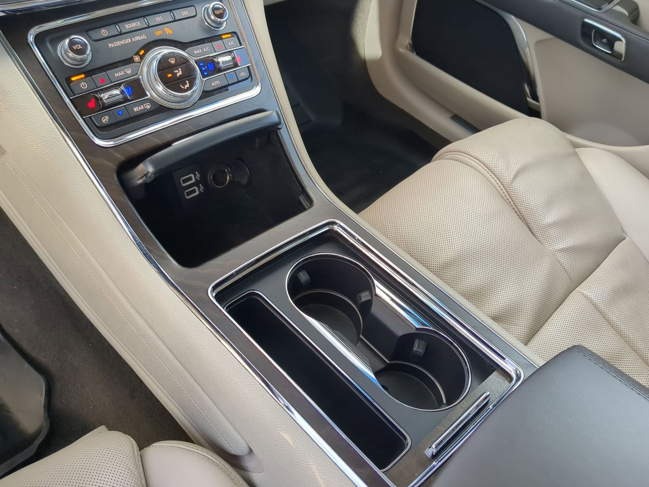 Used 2019 Lincoln Continental Reserve image 20