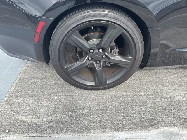 Used 2018 Chevrolet Camaro LT image 18