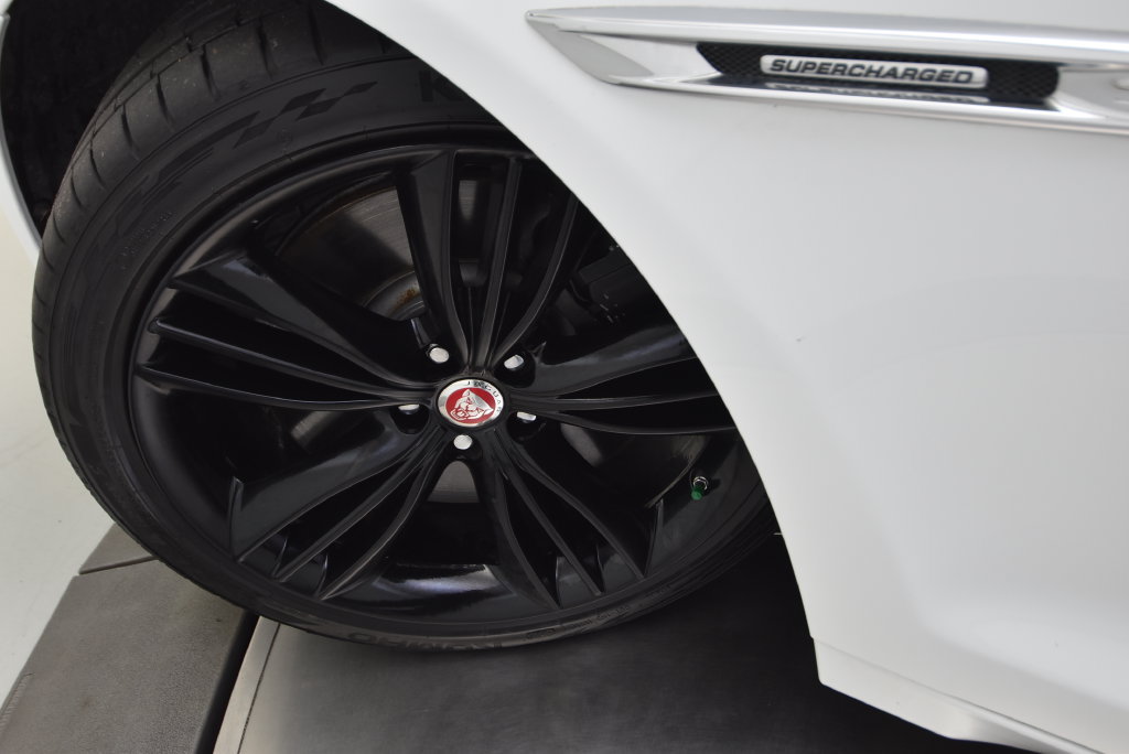 Used 2015 Jaguar XJ L Supercharged RWD image 52