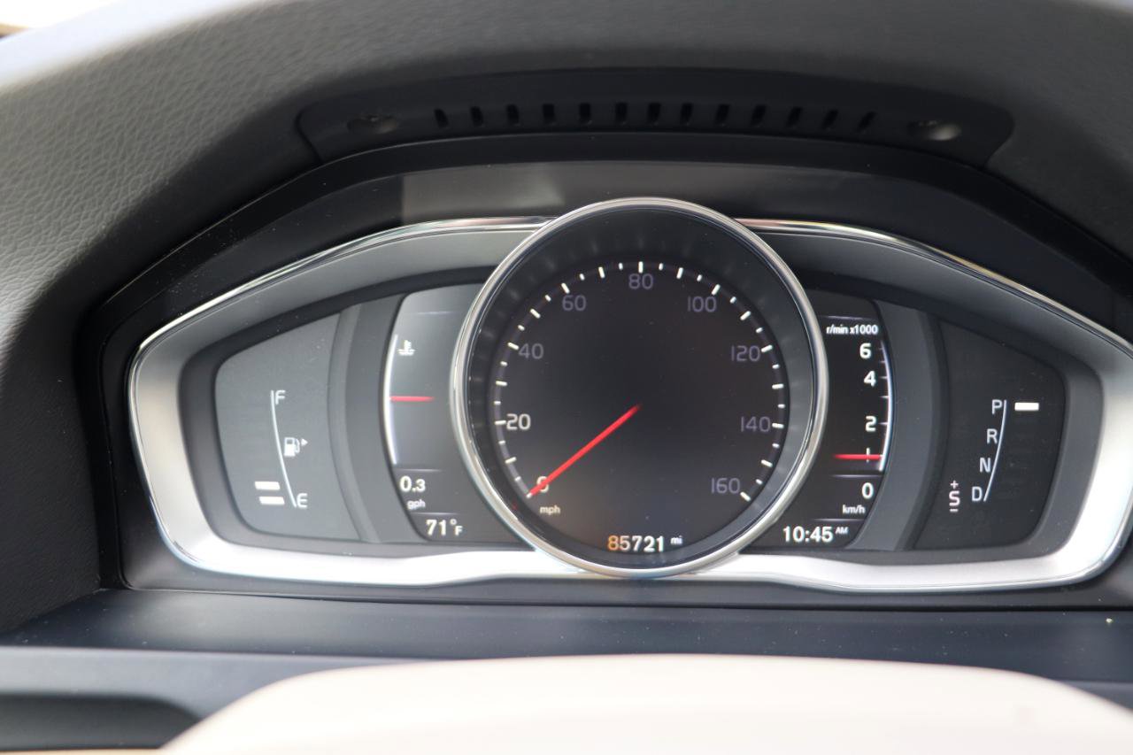 Used 2015 Volvo V60 T5 Platinum image 11