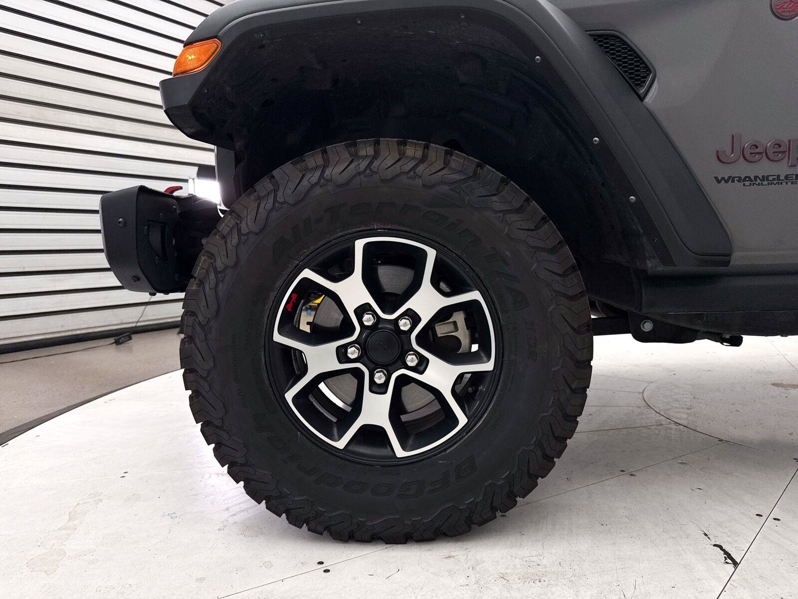 Used 2022 Jeep Wrangler Unlimited Rubicon w/ Steel Bumper Group AWD/4WD image 15