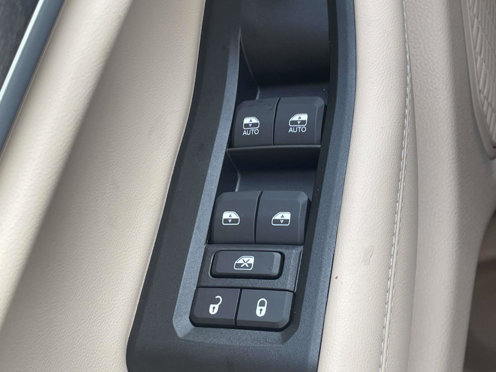 New 2025 Jeep Grand Cherokee Limited image 9