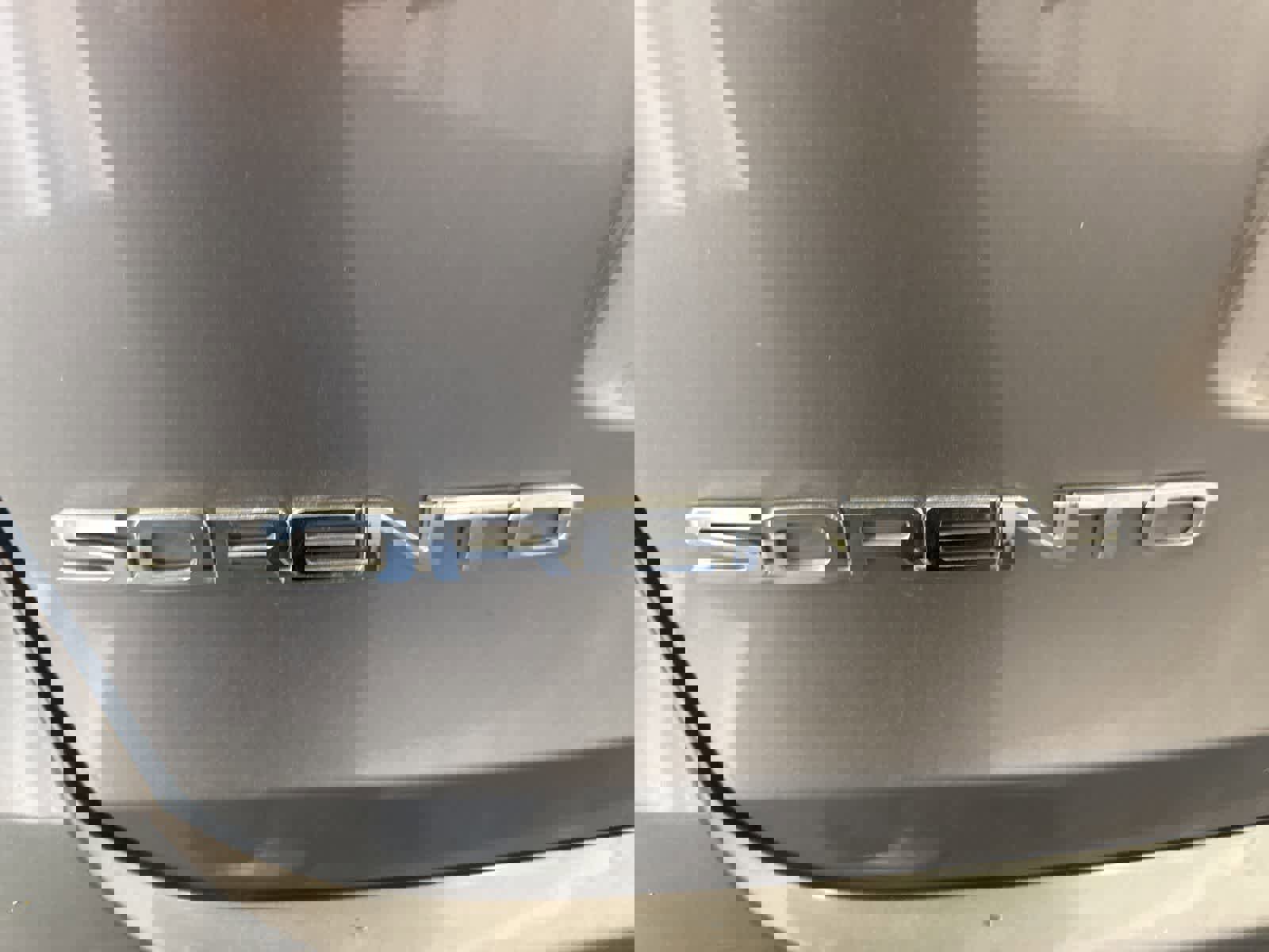 Used 2017 Kia Sorento LX image 11