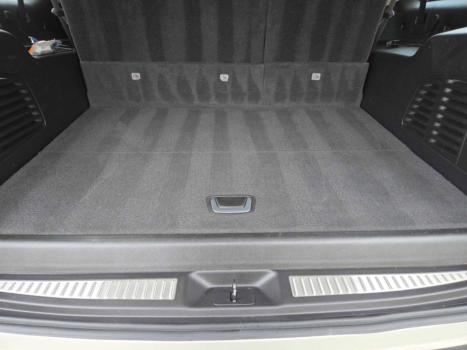 Used 2015 Cadillac Escalade ESV Luxury image 32