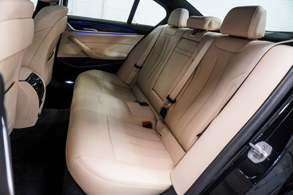 Used 2023 BMW 530i xDrive w/ Convenience Package AWD/4WD image 9