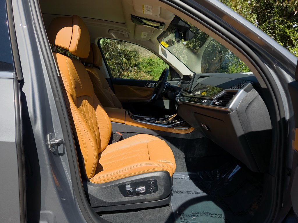 Used 2023 BMW X7 xDrive40i w/ Premium Package image 24