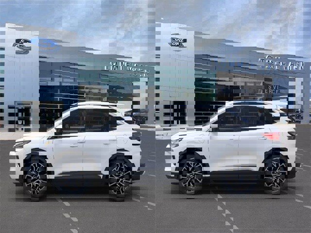New 2023 Ford Escape SE image 3