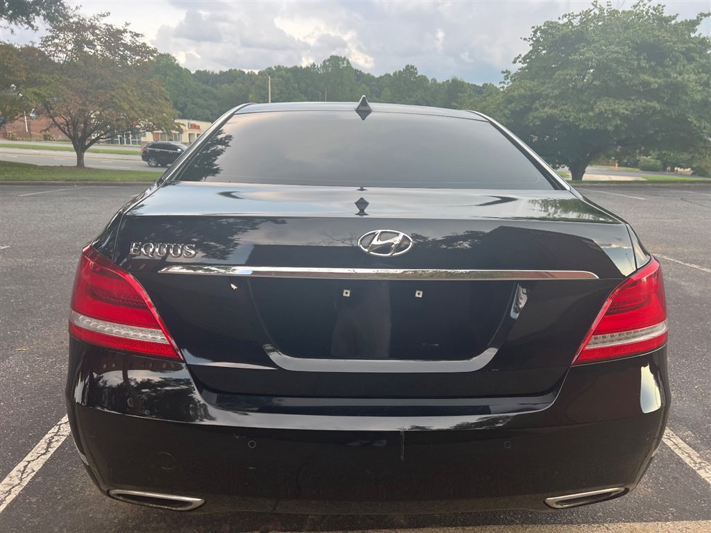 Used 2015 Hyundai Equus Signature RWD image 16