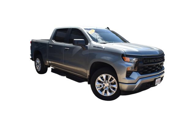 Used 2025 Chevrolet Silverado 1500 Custom image 2